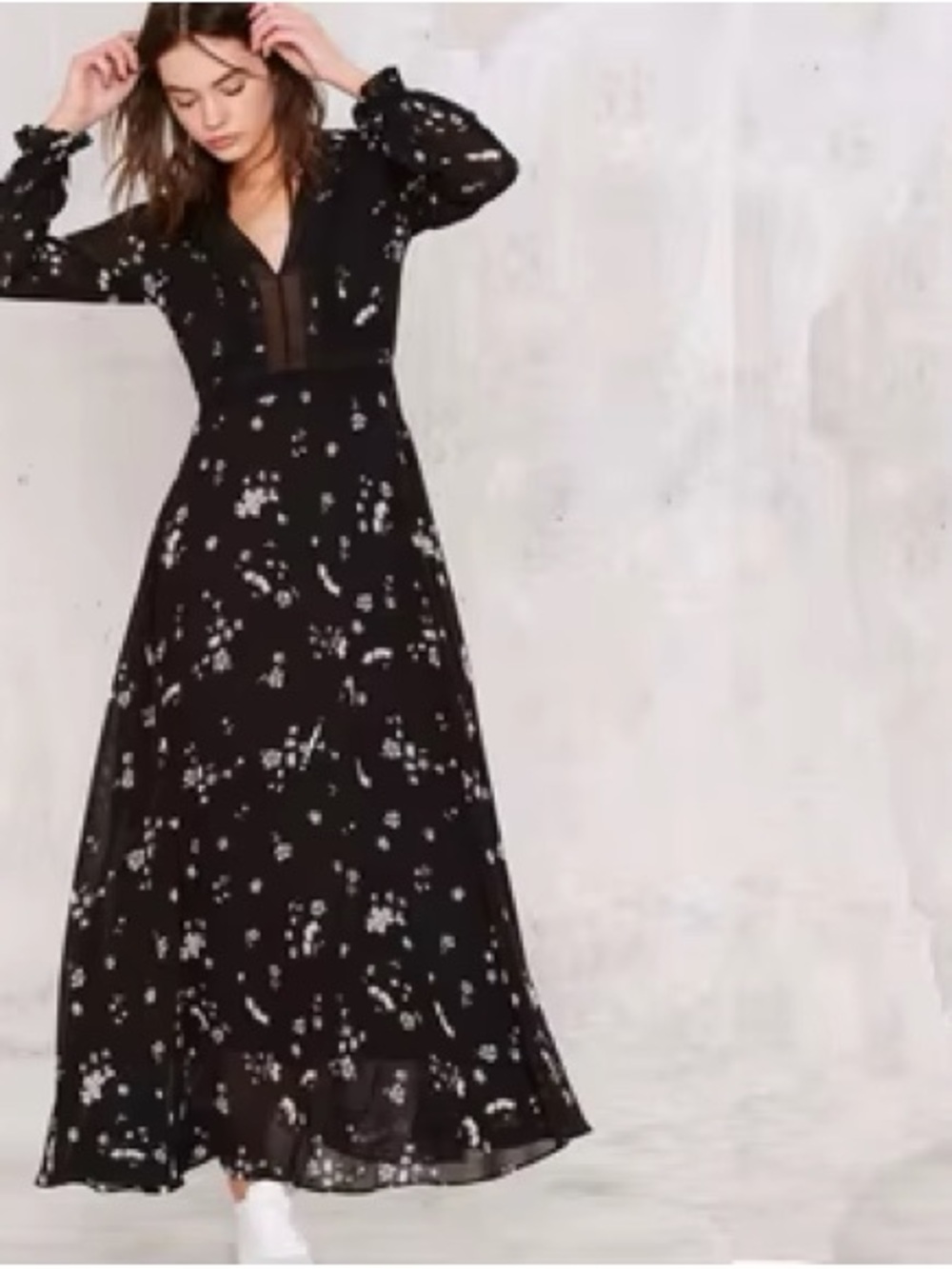 Black Floral V-Neck Long Sleeve Maxi Dress in XS